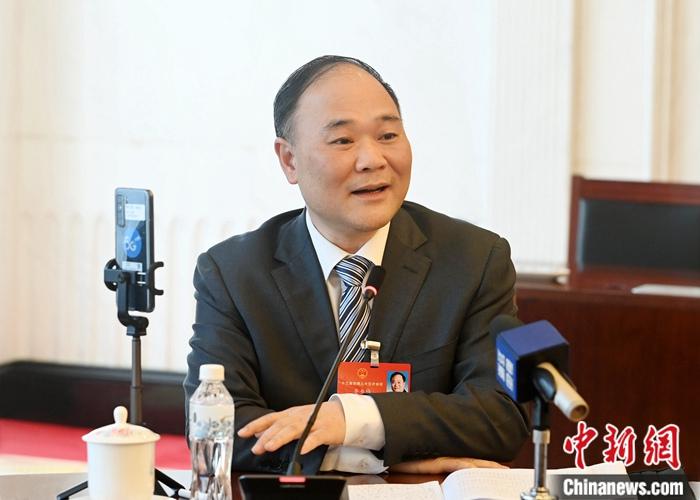 李書福的新能源汽車進階之路