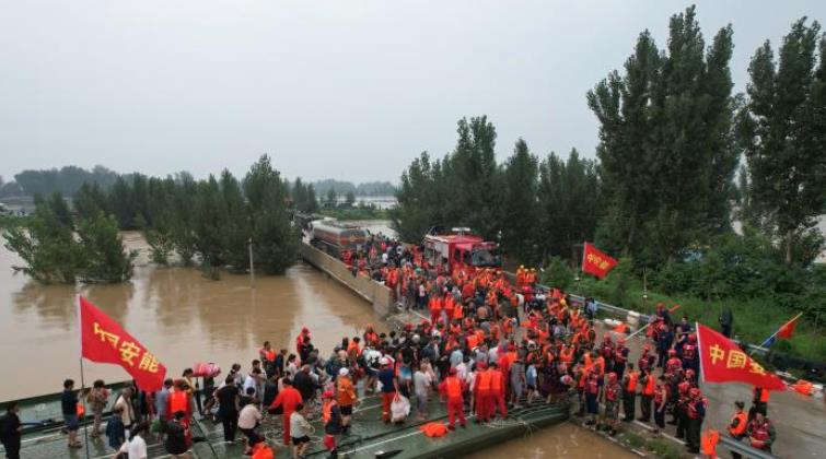 “逆行”重器中流擊水，創(chuàng)造救援速度奇跡<p>以精銳之“能”，護百姓之“安”，每一次極速救援，都是一場全力以赴，是承諾更是本色。<p>