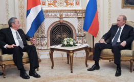 普京會晤勞爾·卡斯特羅相互擁抱稱很高興見面