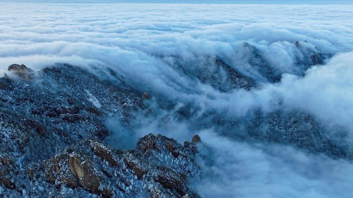 河南堯山：初雪新霽 云?？澙@