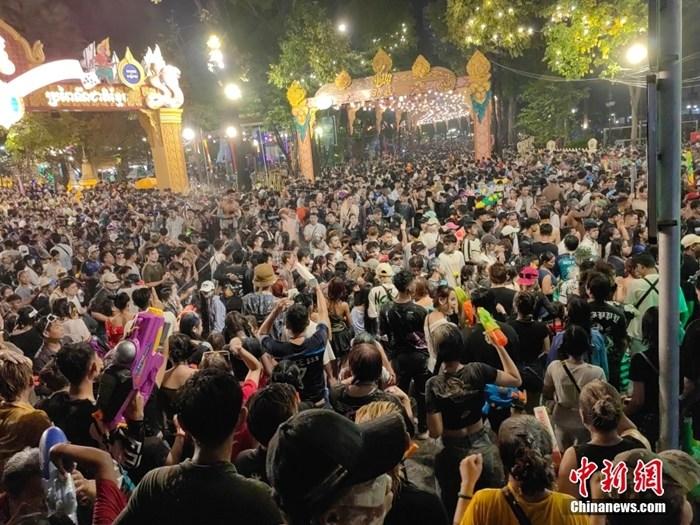 柬埔寨傳統(tǒng)新年“圈粉”游客